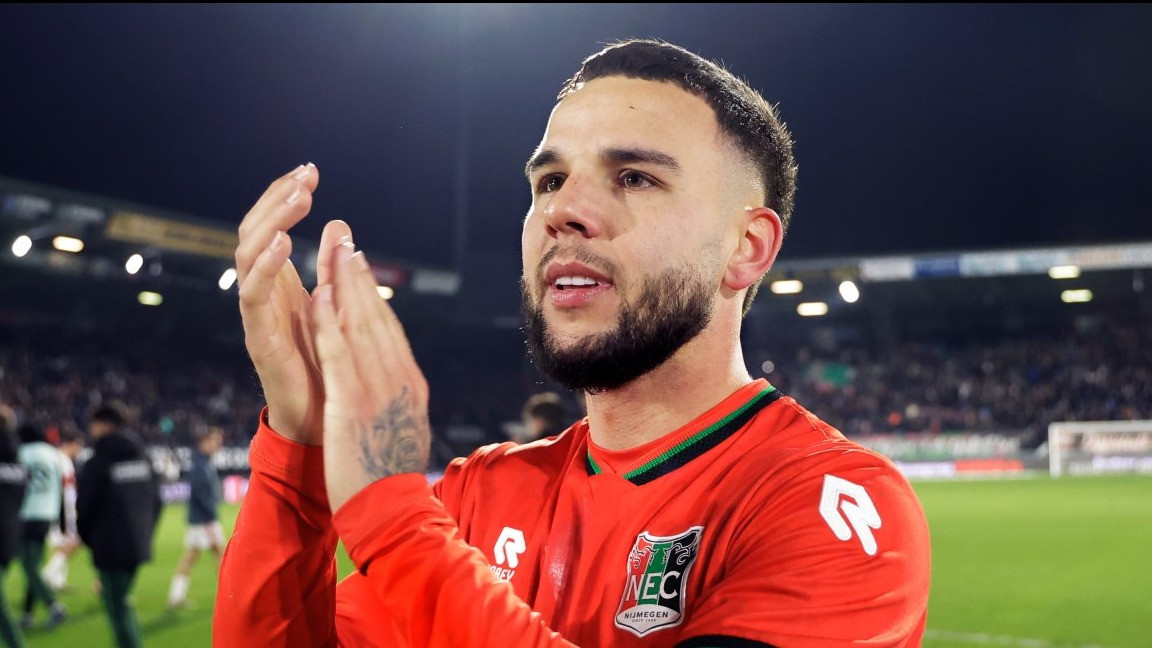 Calvin Verdonk Bantu NEC Nijmegen Menang