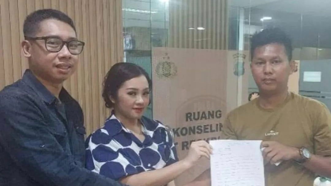 Viral anggota Polda Maluku aniaya sopir taksi online