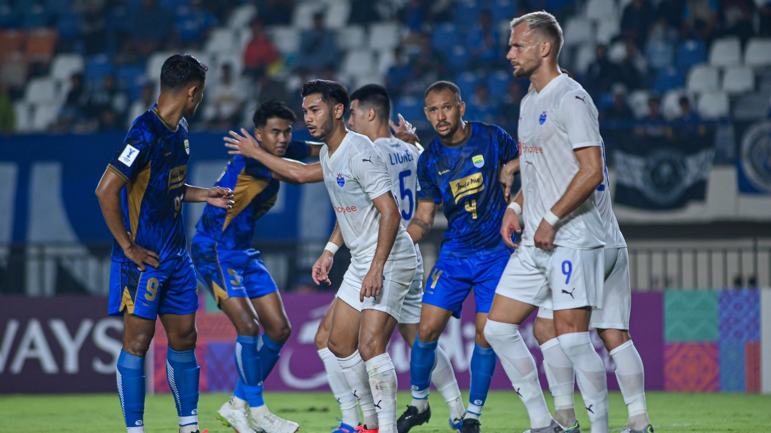 Bek Asing Persib Tak Ragu Tantang Pemuncak Klasemen Grup F AFC Champions League Two 2024/2025