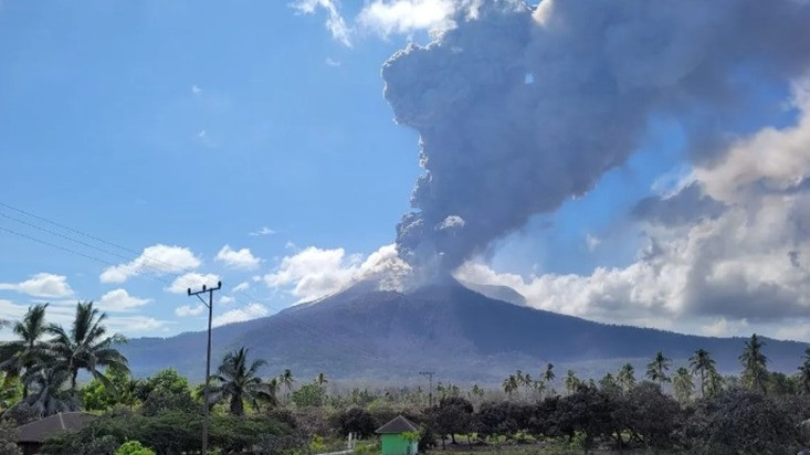 Gunung Lewotobi Laki-Laki Kembali Erupsi Hari Ini