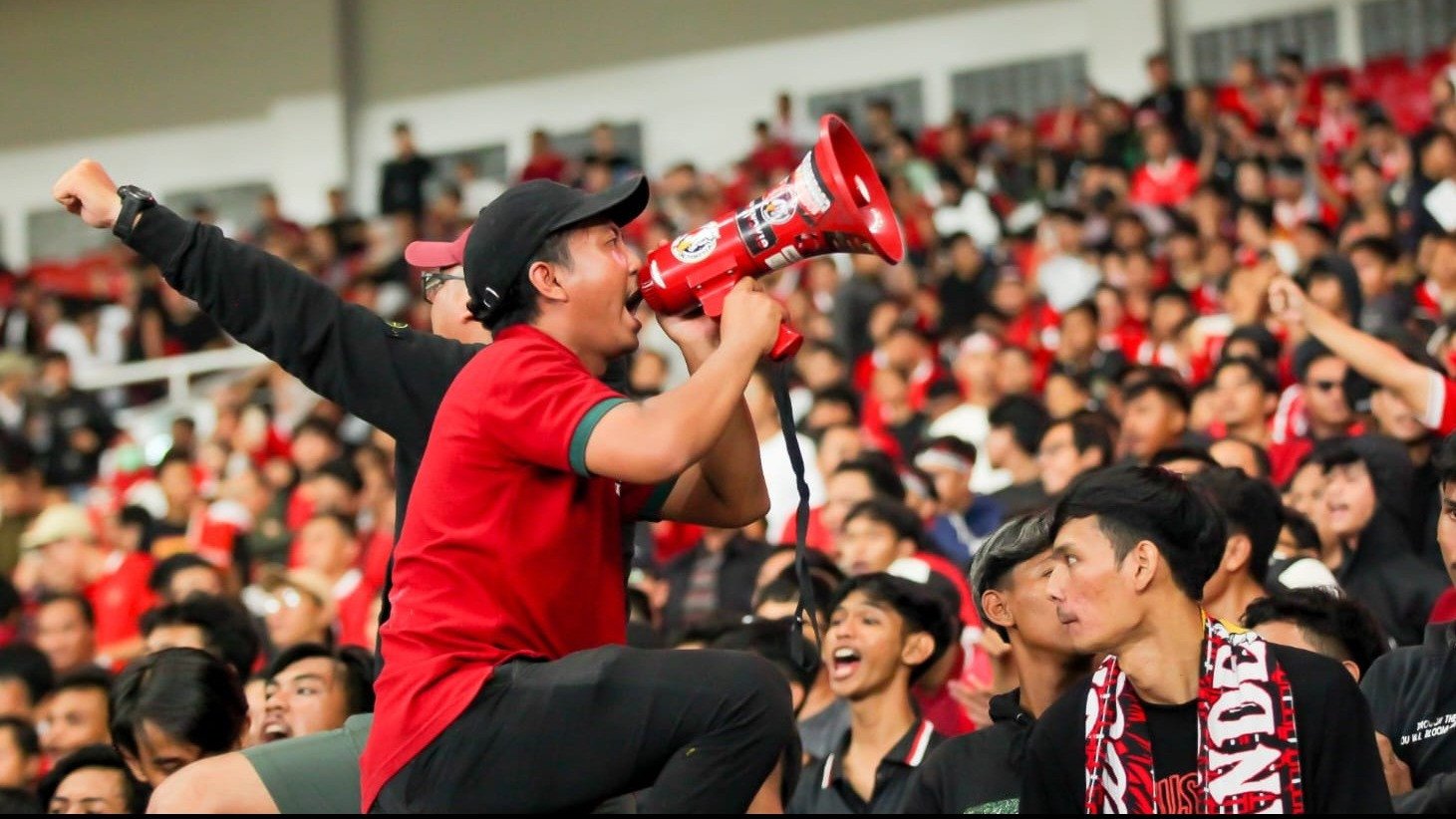 Suporter Timnas Indonesia di Stadion