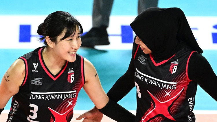 Pemain Red Sparks Megawati Hangestri dan Yeum Hye-seon