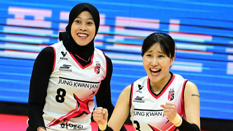 Pemain Red Sparks Megawati Hangestri dan Yeum Hye-seon