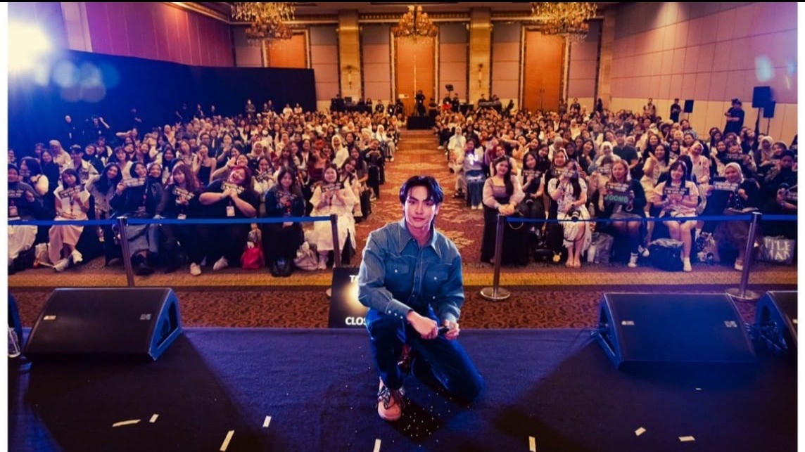 Fan meeting Joong Archen di Jakarta