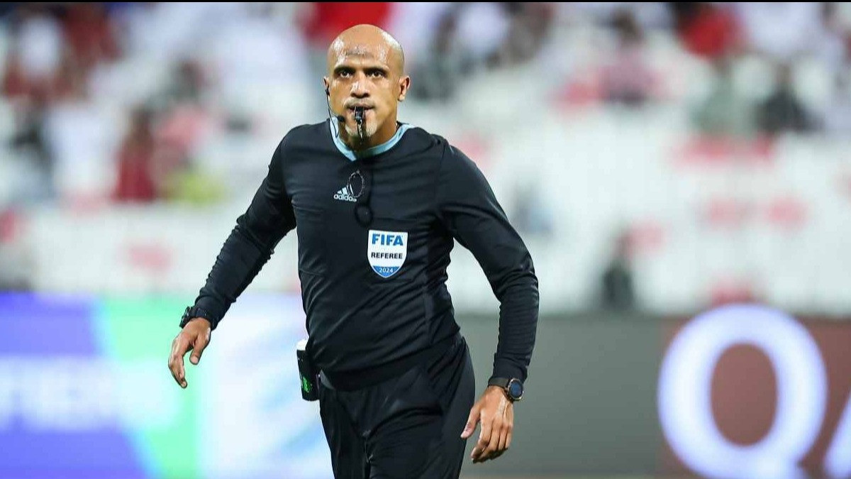 Wasit asal Oman, Ahmed Al Kaf yang memimpin laga Bahrain menulis sesuatu jelang Timnas Indonesia Vs Jepang