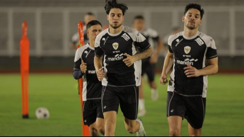 Kevin Diks di sesi latihan bersama para pemain Timnas Indonesia - PSSI