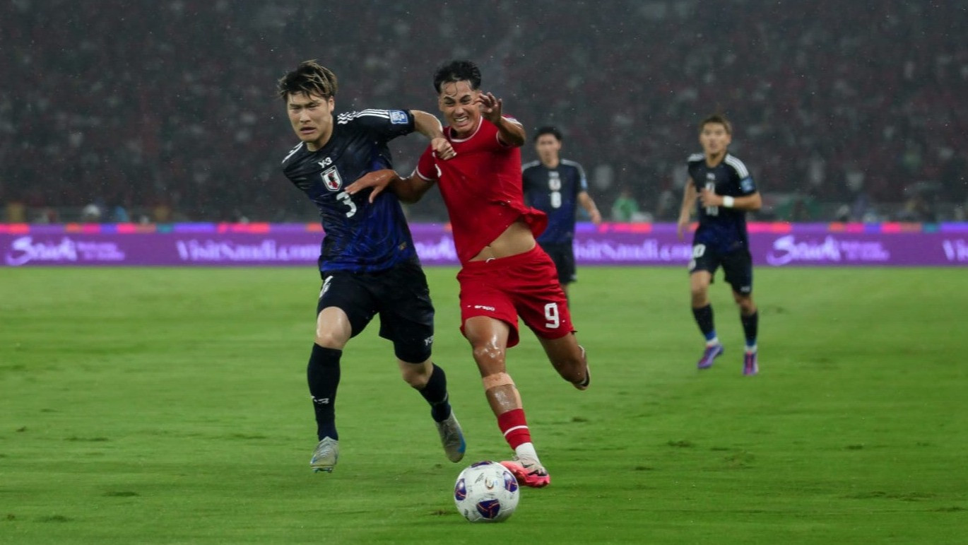 Striker Timnas Indonesia, Rafael Struick saat melawan Jepang di Stadion Utama Gelora Bung Karno (SUGBK), Jakarta, Jumat (15/11).