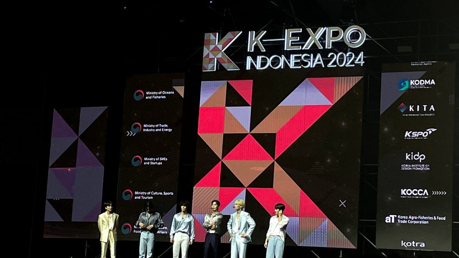 SF9 di K-Expo Indonesia 2024