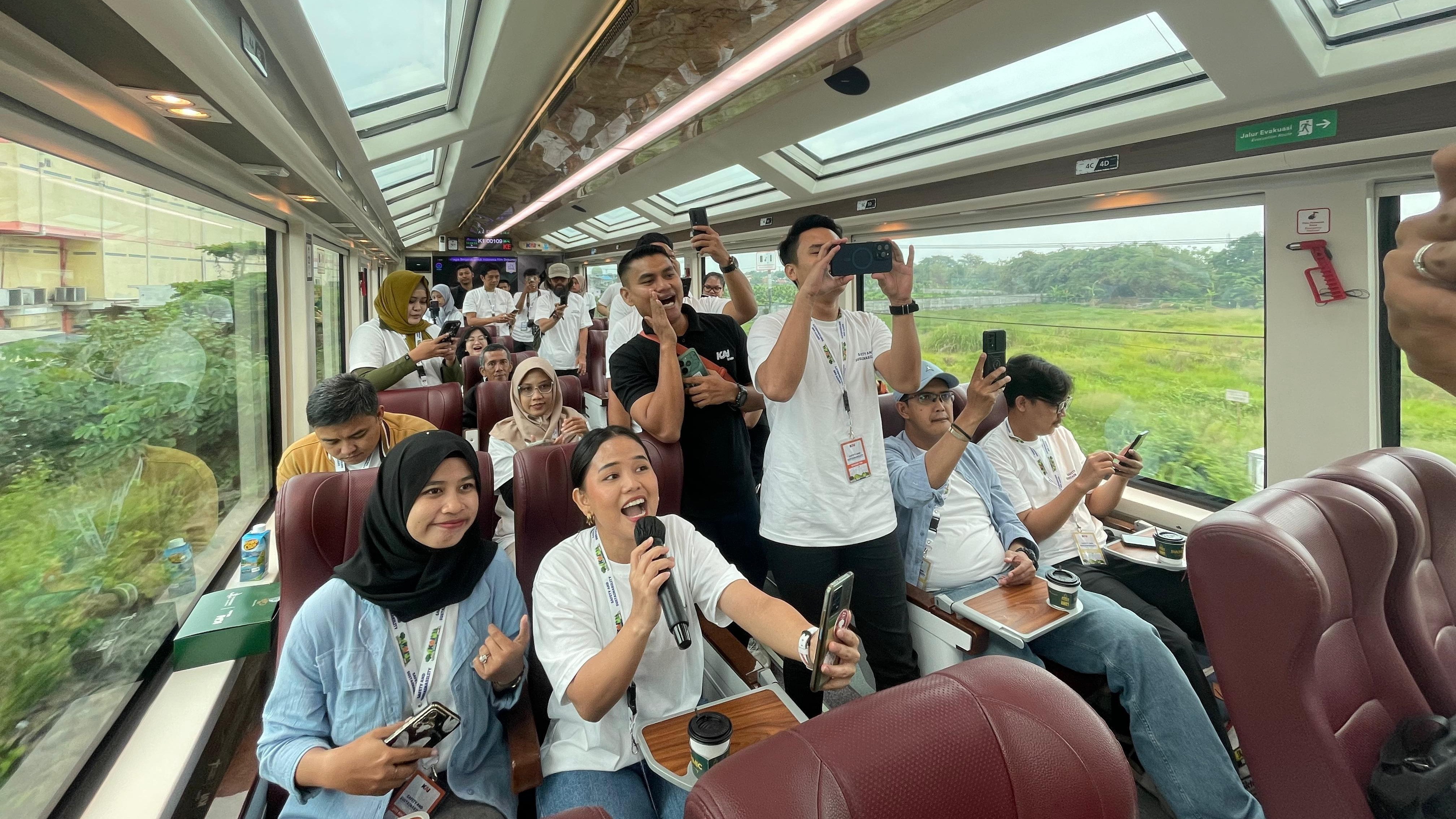 PT Kereta Api Indonesia (KAI Wisata) sebagai anak perusahaan PT Kereta Api Indonesia (Persero) mendukung kegiatan Traveling by KAI dengan tema Safety Sustainability Traveling by New Generation.