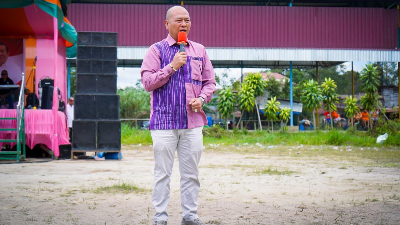 Mantan Bupati Taput Tegaskan, Pencalonan Satika Simamora Bukan Dinasti, Begini Penjelasannya
            - galeri foto