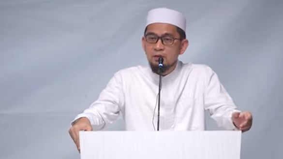 Ustaz Adi Hidayat, hukum mengulang shalat