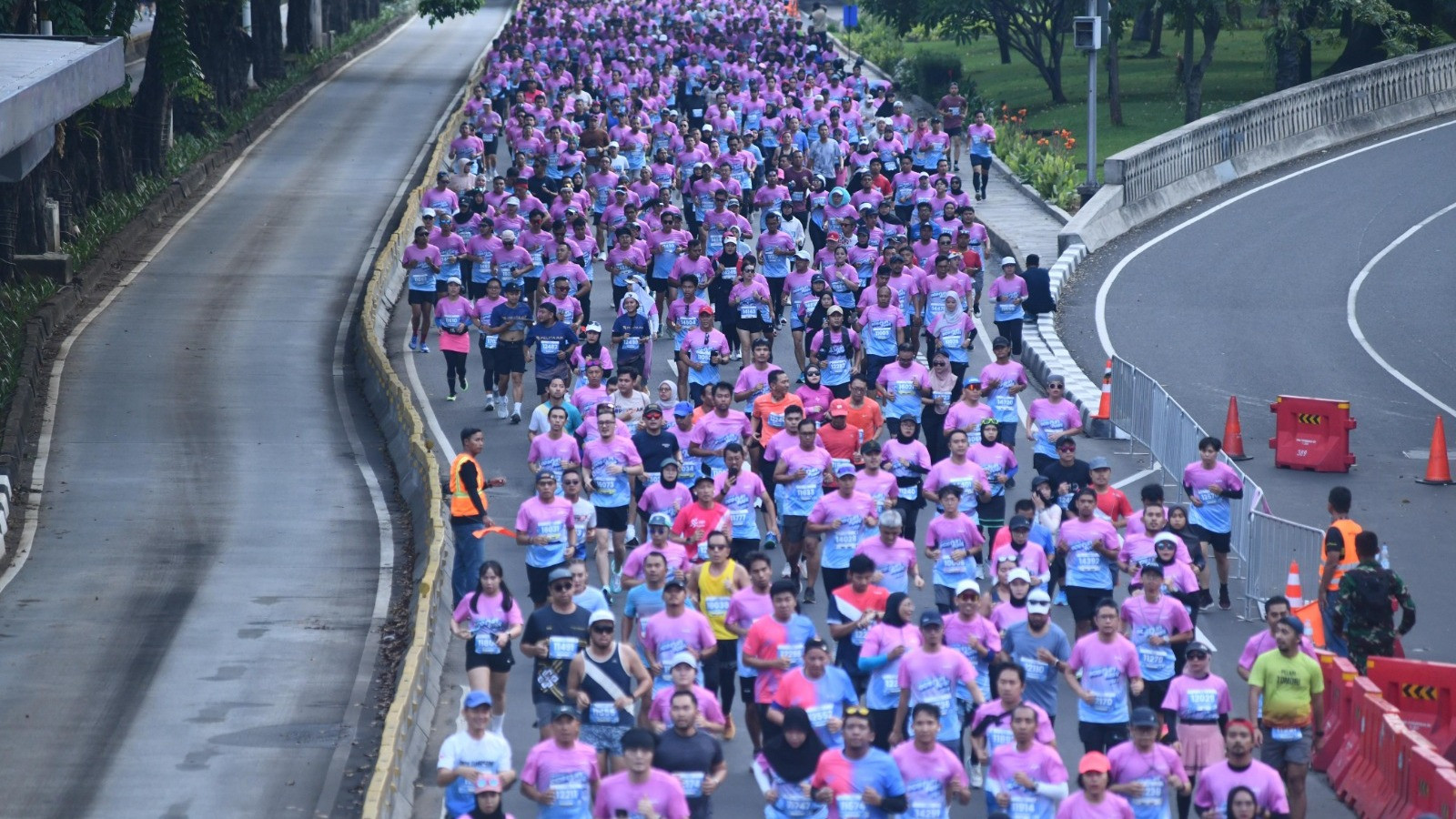 Pertamina Eco RunFest 2024 resmi berlangsung pagi ini di Istora Senayan Jakarta pada Minggu, 24 November 2024.