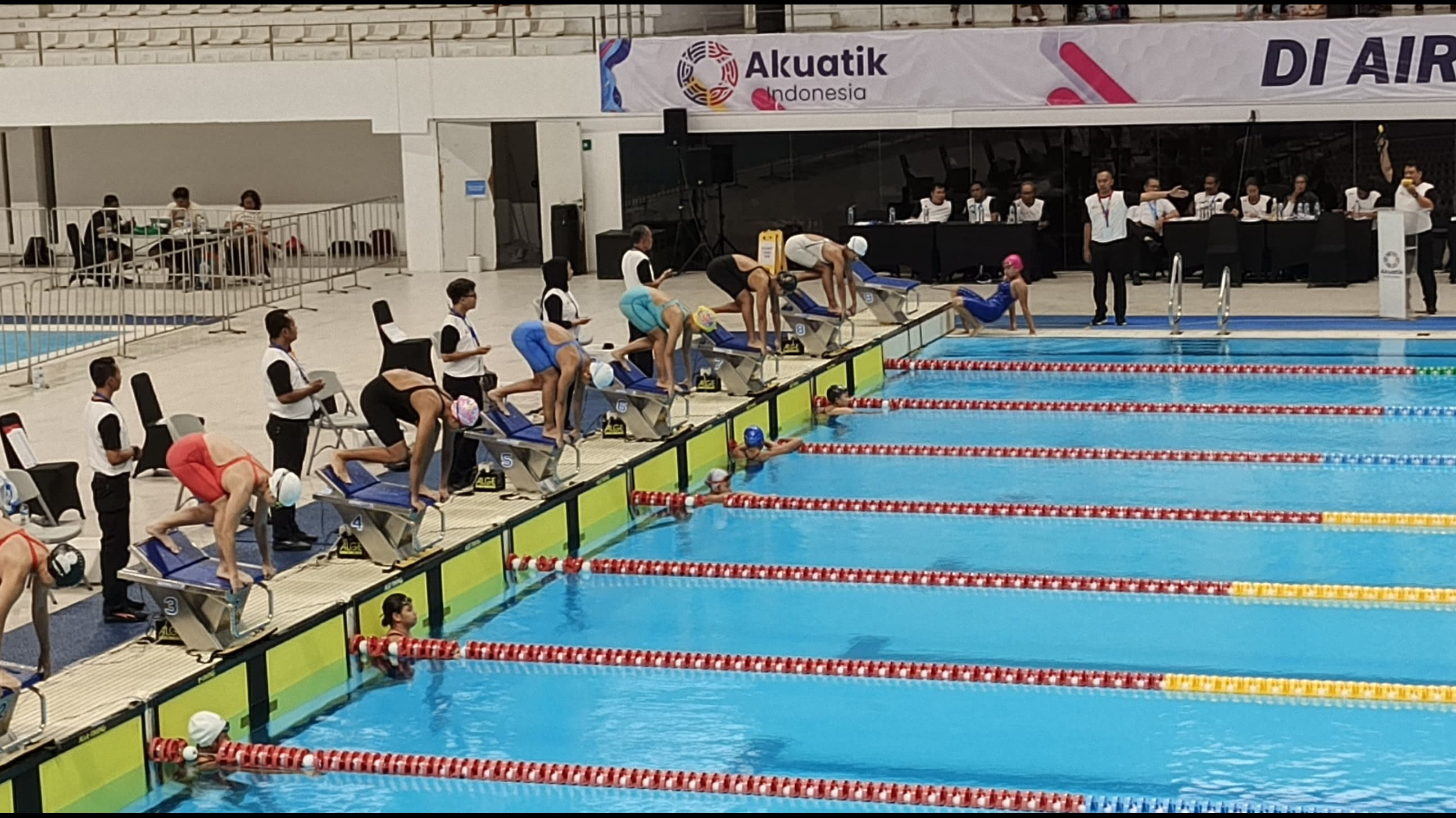 Ajang 6th Indonesia Open Aquatic Championship (IOAC) 2024 yang diikuti para atlet renang klub Millennium Aquatic Jakarta