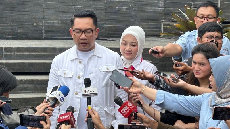 Ridwan Kamil didampingi sang istri Atalia Praratya