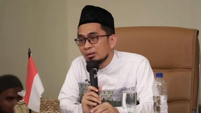 Ustaz Adi Hidayat jelaskan shalat subuh yang kesiangan