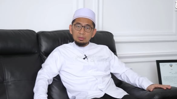 Ustaz Adi Hidayat, jangan shalat isya di waktu ini