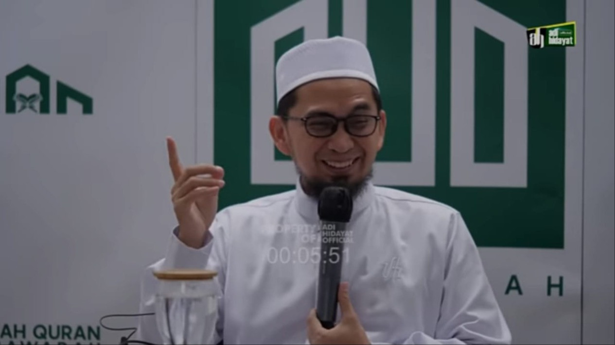 Mulai Besok Usai Shalat Jumat Baca Doa Ini, Kata Ustaz Adi Hidayat Bantu Lunaskan Utang-piutang Antum