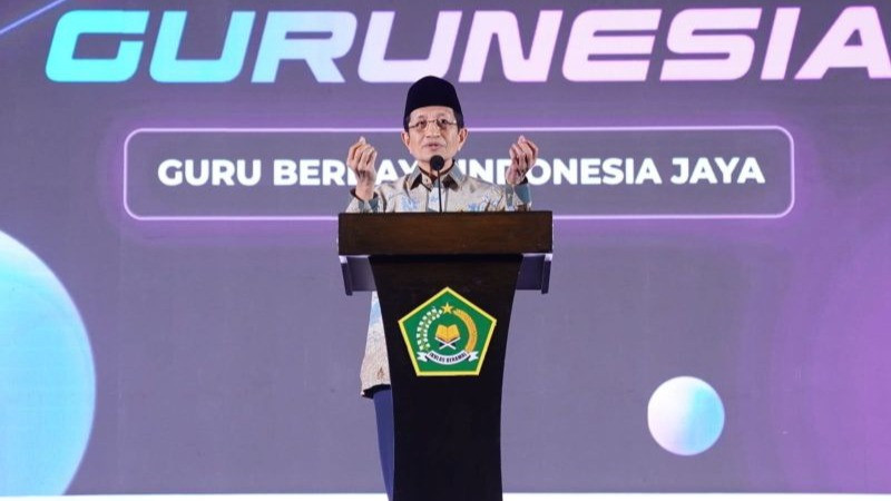 Menag RI Nasaruddin Umar dalam puncak peringatan Hari Guru Nasional 2024 di Jakarta