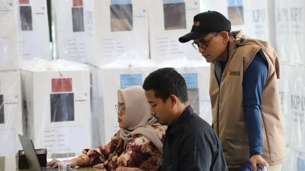 Ketua Bawalu Jateng Muhammad Amin turun langsung dalam pengawasan rekapitulasi penghitungan suara Pilkada 2024.