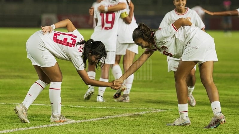 Claudia Scheunemann rayakan golnya untuk Timnas Putri Indonesia di laga kontra Singapura