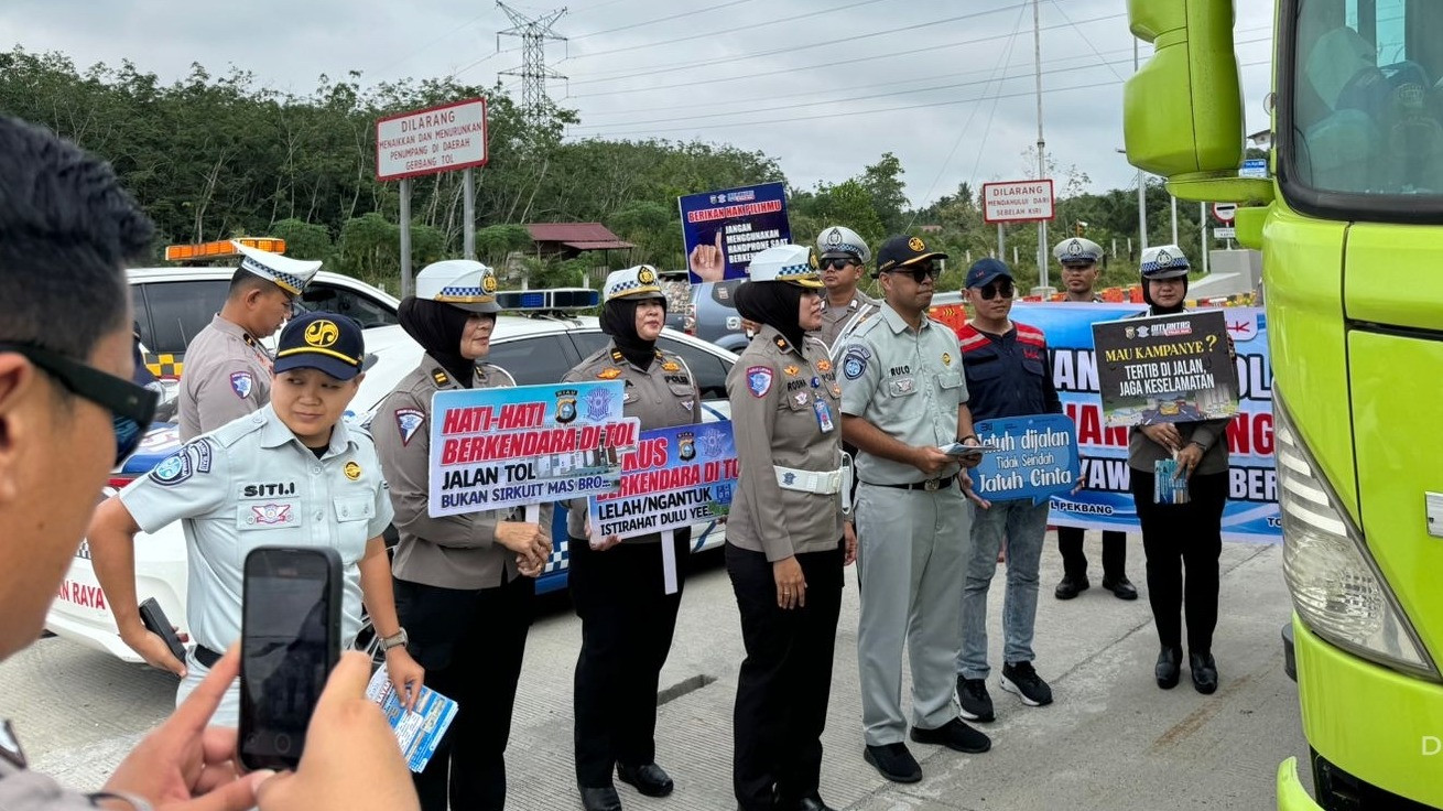 Menyambut libur Natal 2024 dan Tahun Baru 2025 (Nataru), PT Hutama Karya (Persero) (Hutama Karya) memastikan perusahaan telah siap memberikan pelayanan optimal di seluruh ruas jalan tol-nya.