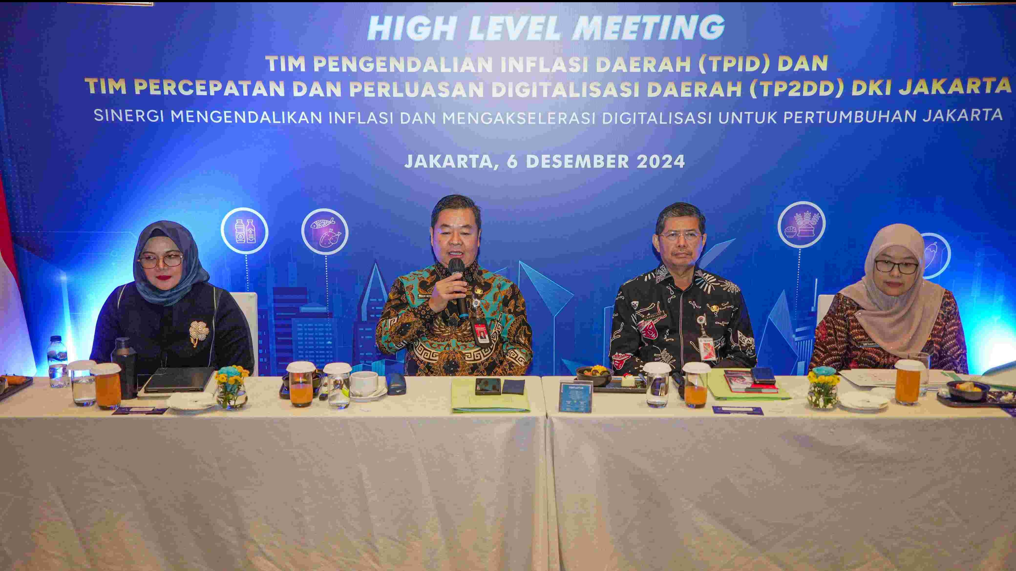 Pemprov DKI Jakarta bersama Perwakilan Bank Indonesia DKI Jakarta melaksanakan High Level Meeting Tim Pengendalian Inflasi Daerah (TPID) dan Tim Percepatan dan Perluasan Digitalisasi Daerah (TP2DD).