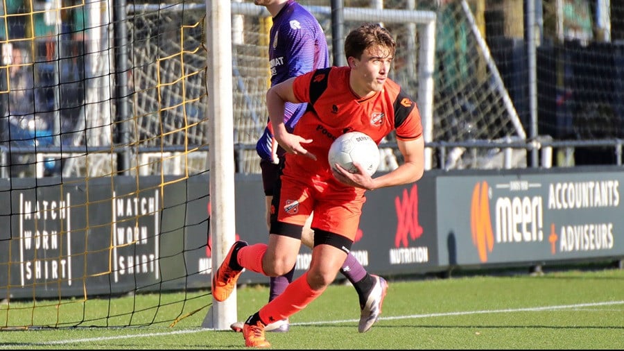 Pemain keturunan yang bisa dinaturalisasi Timnas Indonesia, Mauro Ziljstra, berlaga di FC Volendam U-21