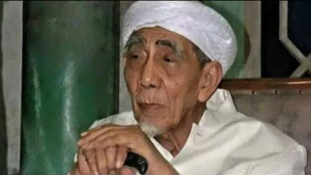 Sosok almarhum KH Maimun Zubair alias Mbah Moen