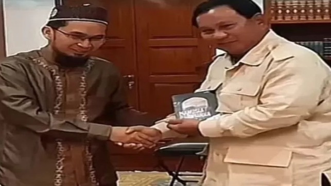 Foto pertemuan Ustaz Adi Hidayat (UAH) dengan Presiden Prabowo Subianto