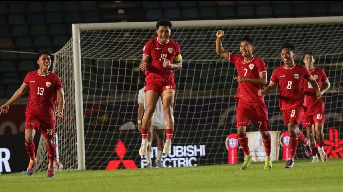 Reaksi Maarten Paes Terhadap Lemparan Pratama Arhan Yang Berbuah Gol ...