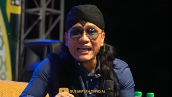 Kontroversi Gus Miftah usai viral mengolok-olok penjual es teh hingga komedian senior Yati Pesek.