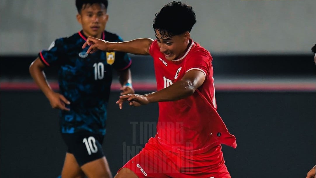 Aksi Rafael Struick bersama Timnas Indonesia di Stadion Manahan