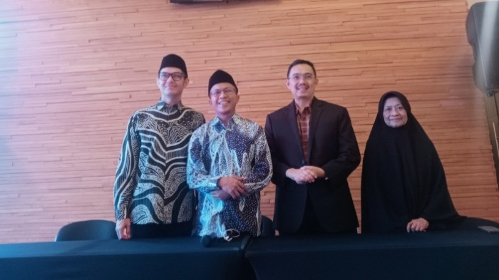 Artis Dude Harlino, Ustaz Fatih Karim, Prof. Syafii Antonio, Bunda Elly menjadi narasumber Amazing Quran gelaran dari Cinta Quran Foundation di Jakarta, Sabtu (14/12/2024)