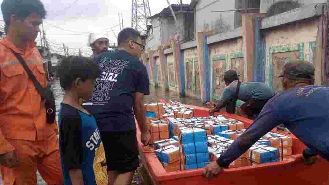 Pemprov DKI Jakarta bergerak cepat menangani banjir rob yang melanda di Marunda Pulo dan Pluit, Jakarta Utara.