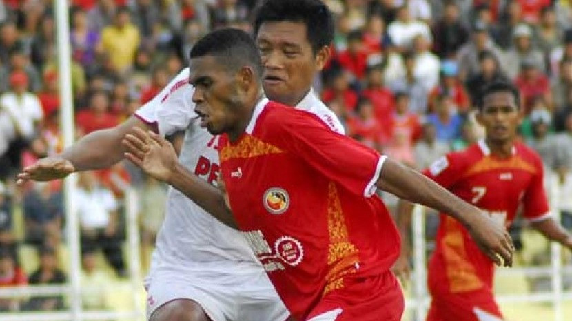 Mantan pemain Timnas Indonesia, Vendry Mofu saat bermain untuk Semen Padang FC