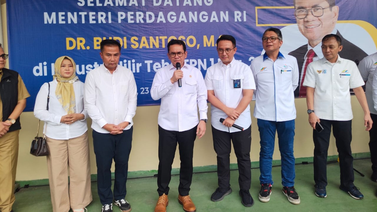 Menteri Perdagangan Republik Indonesia Budi Santoso melakukan kunjungan kerja ke PT Perkebunan Nusantara I Regional II Jawa Barat yang terletak di Panyileukan, Kota Bandung, Senin (23/12/2024).