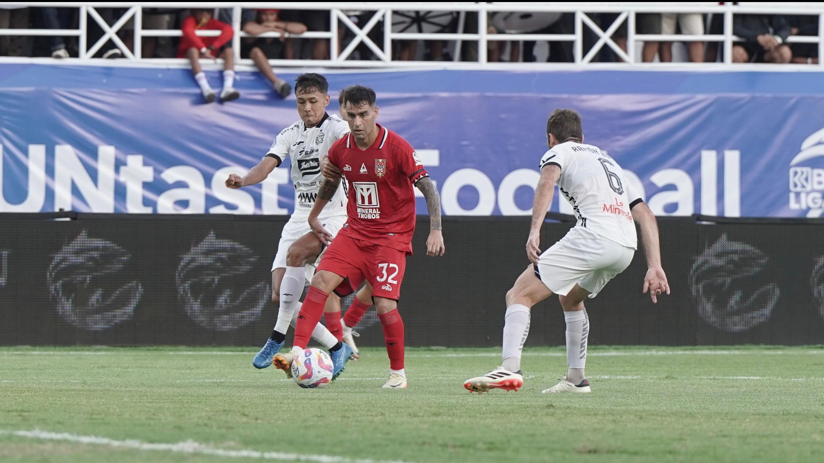 Pertandingan Malut United saat Hadapi Persija di Liga 1