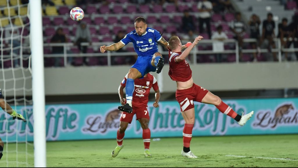 Persib Bandung Pastikan Diri Juara Paruh Musim Liga 1 2024-2025 Usai Taklukan Persis Solo