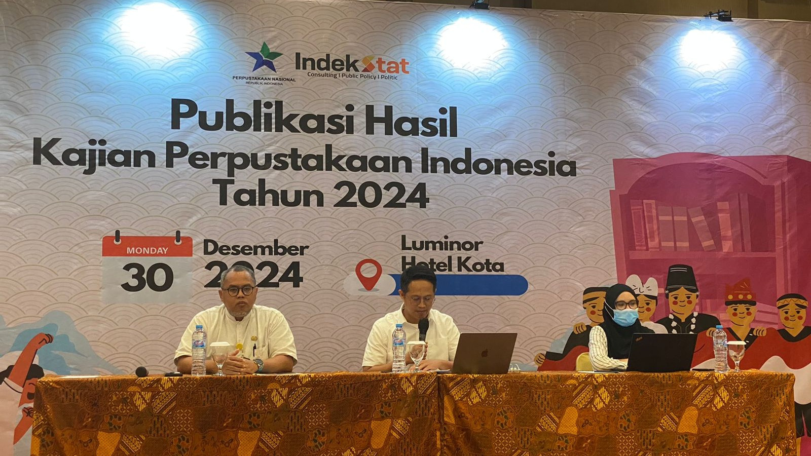 Masyarakat Indonesia diketahui makin gemar membaca. Hal ini terungkap dalam Publikasi Hasil Kajian Perpustakaan Indonesia tahun 2024 yang diselenggarakan oleh Perpusnas RI dan PT Indekstat Konsultan Indonesia.