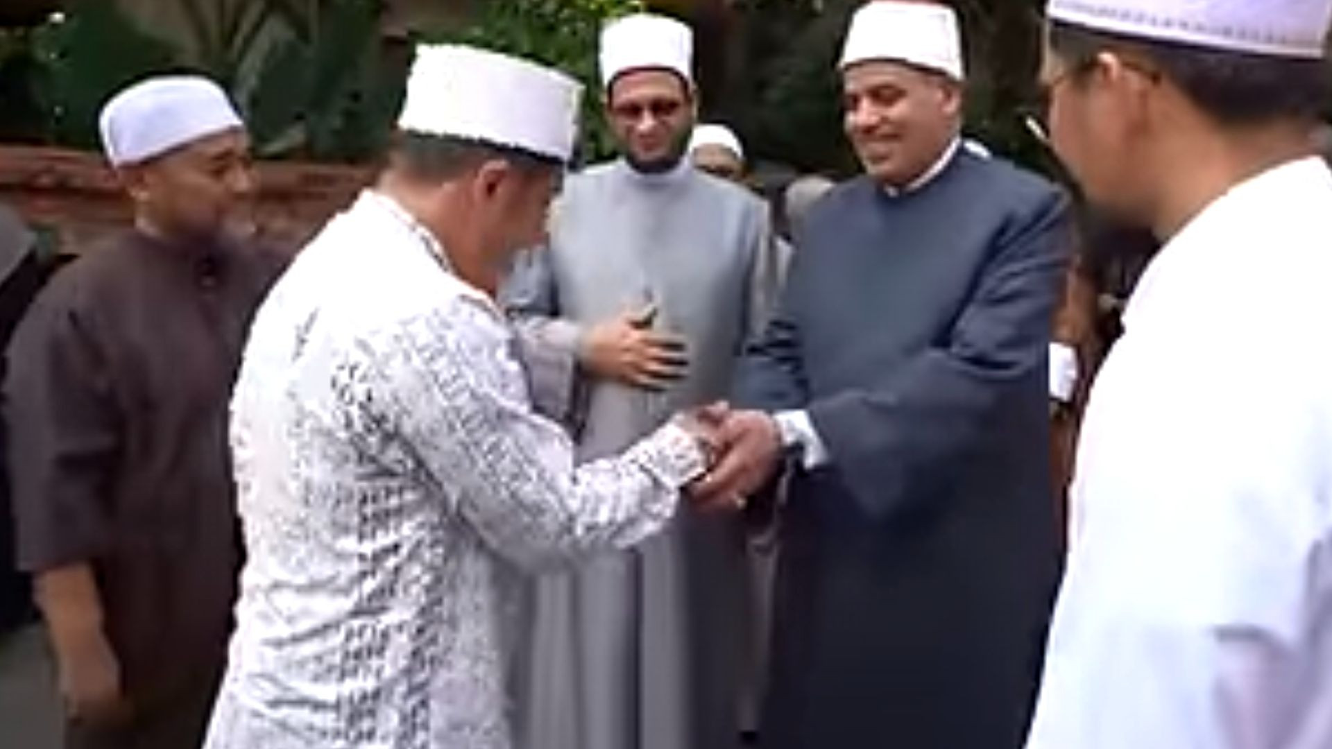 Irfan Hakim Bagikan Momen Kebersamaan Ustaz Adi Hidayat dan Ulama-ulama Besar Mesir, Netizen Beri Doa: Cocok Jadi Utusan Presiden