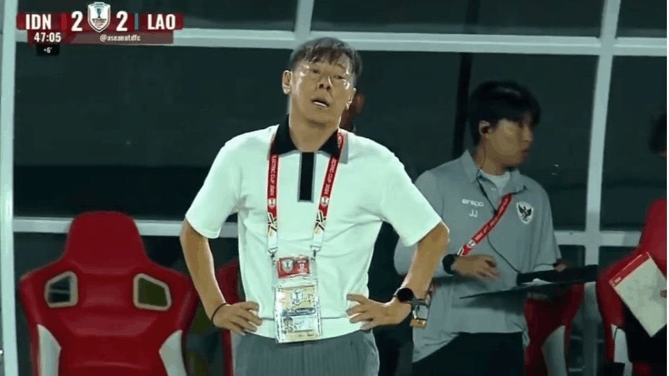 Shin Tae-yong, saat Indonesia melawan Laos di Piala AFF 2024.