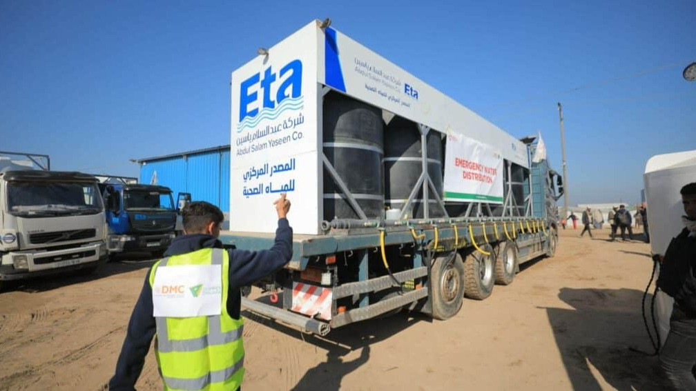 Dompet Dhuafa mendatangkan puluhan ribu liter air bersih di Gaza, Palestina, dibantu mitra dan relawan setempat.