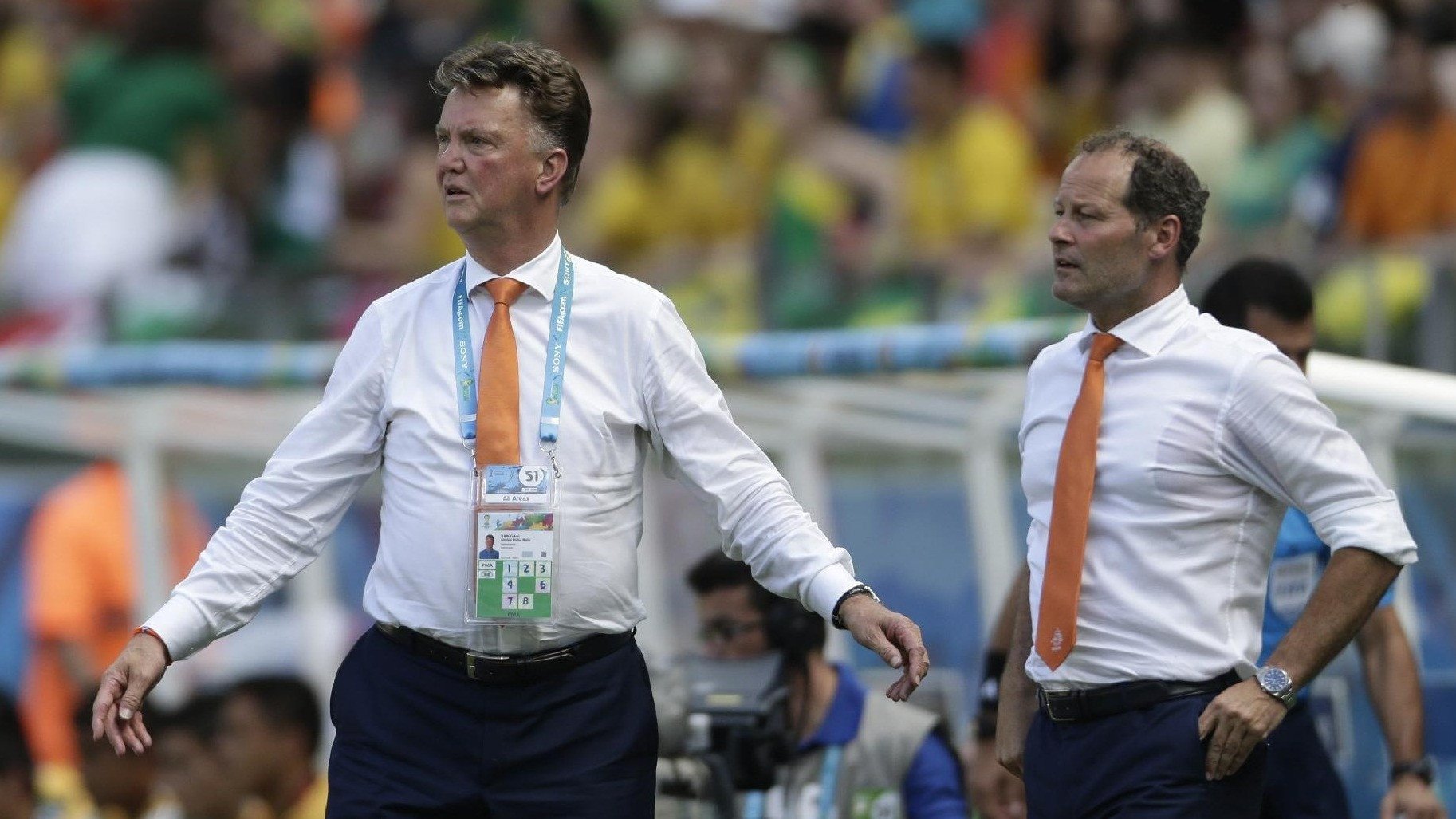 Eks Pelatih Timnas Belanda, Louis Van Gaal (kiri).