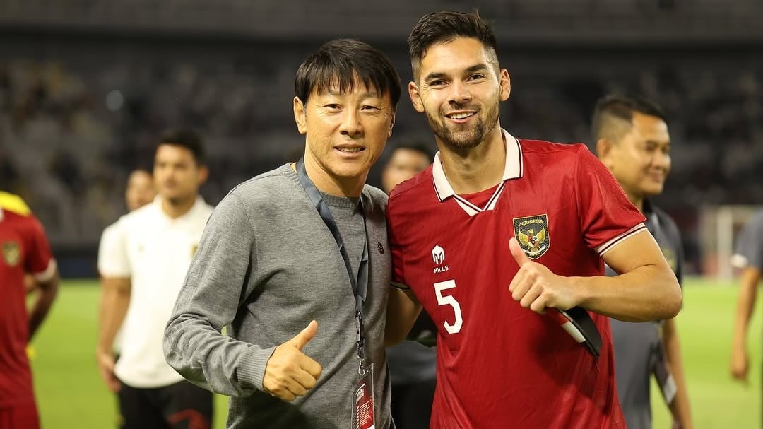 Shin Tae-yong dan Sandy Walsh