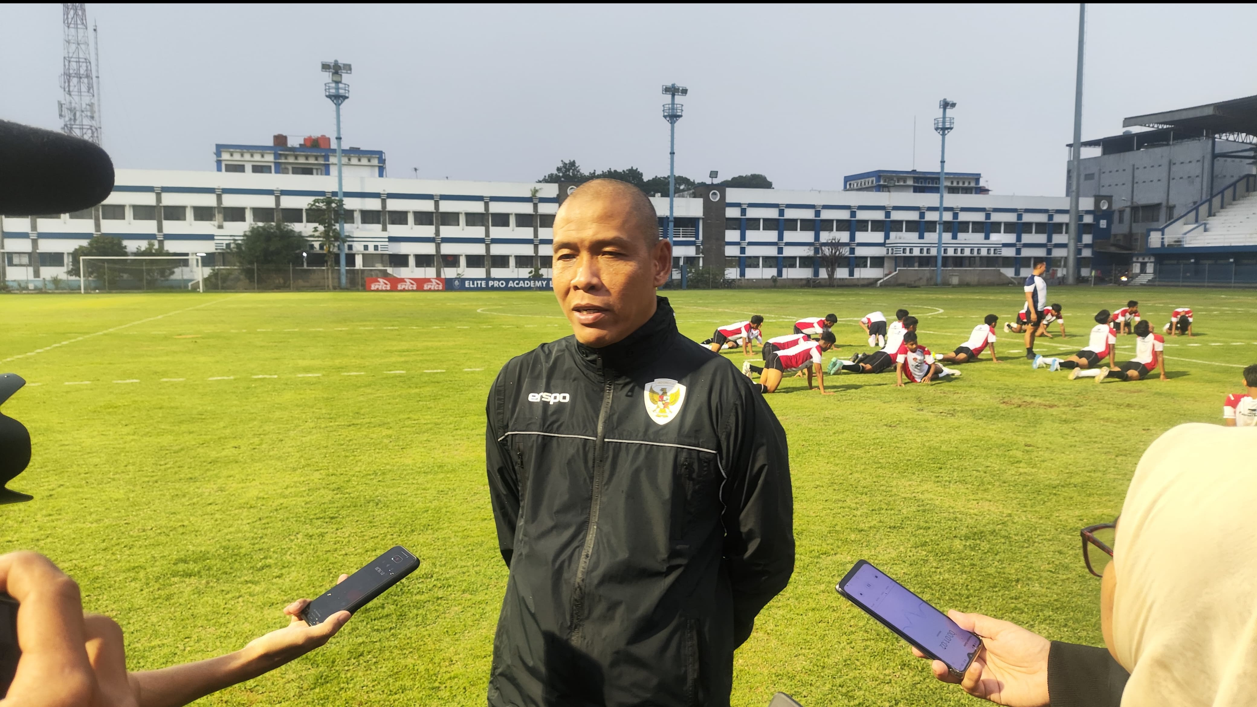 Muncul Ke Publik Setelah Huru-hara STY Out Patrick Kluivert In, Nova Arianto Ungkap Alasan Pilih TC Timnas Indonesia U-17 di Bandung