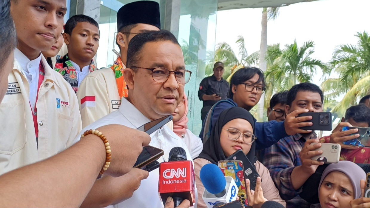 Viral, Siswa SD di Medan Dihukum Duduk Dilantai Karena Nunggak SPP, Anies Baswedan Beri Pesan Menohok