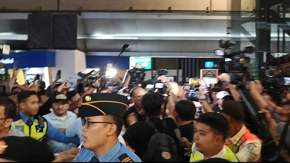 Situasi kurang kondusif terjadi setelah Patrick Kluivert tiba di Bandara Soetta