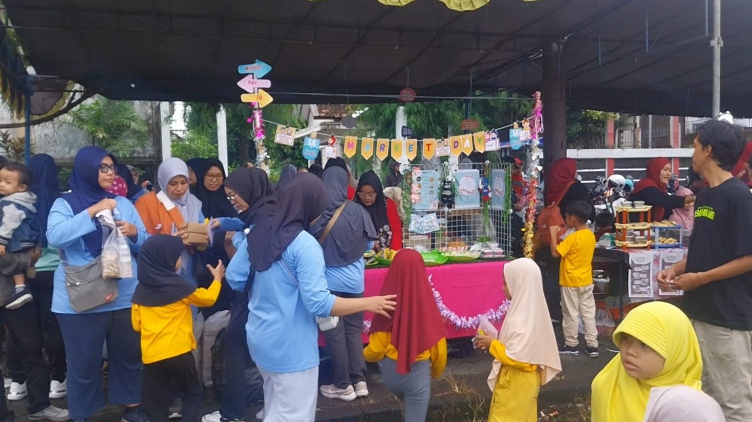 Suasana Market Day Student 2025 di Lapangan Mancasan Kota Yogyakarta.