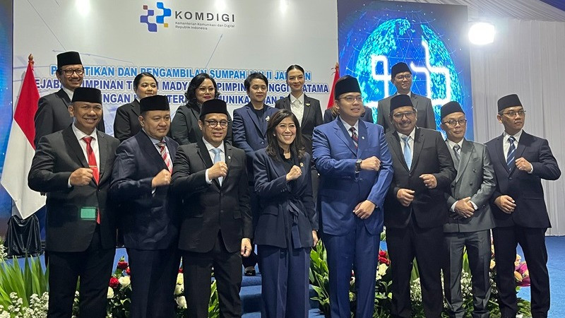 Menteri Komunikasi dan Digital (Menkomdigi) Meutya Hafid Menteri Komunikasi dan Digital (Menkomdigi) Meutya Hafid melantik sejumlah pejabat tinggi, di Gedung Komdigi.