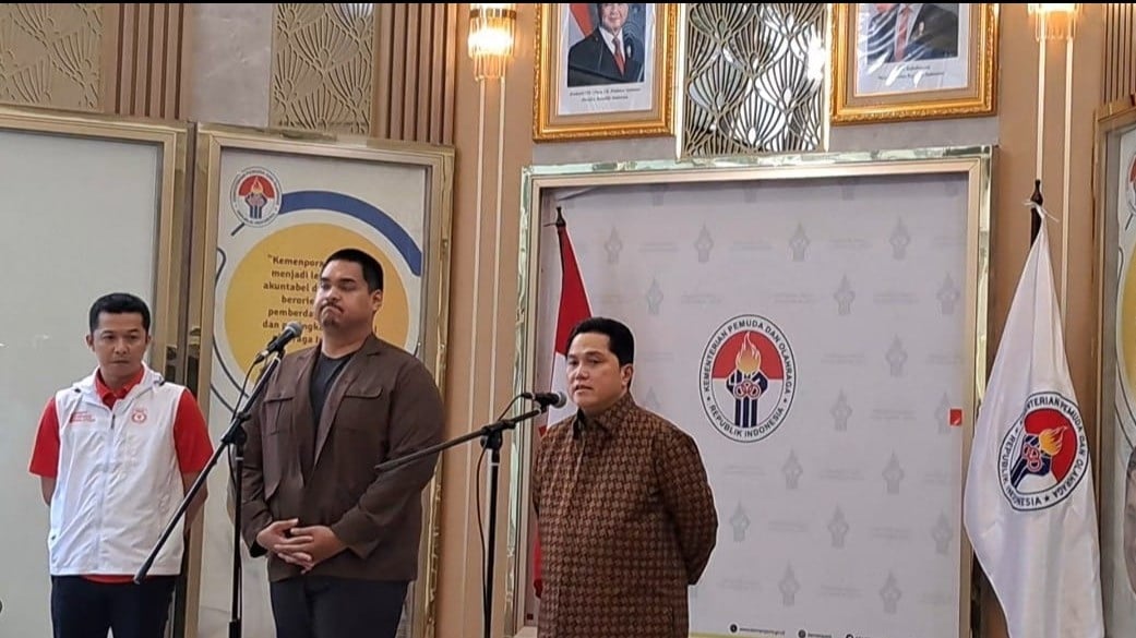 Ketua Umum PSSI, Erick Thohir Bertemu dengan Menpora Dito Ariotedjo